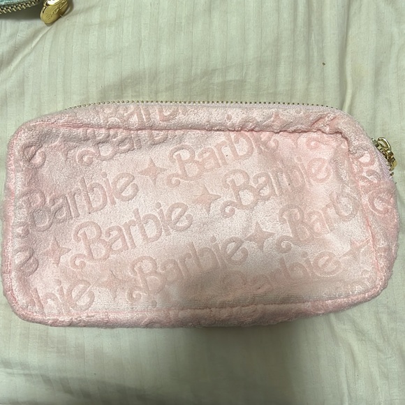 STONEY CLOVER LANE X BARBIE - Picture 2 of 3